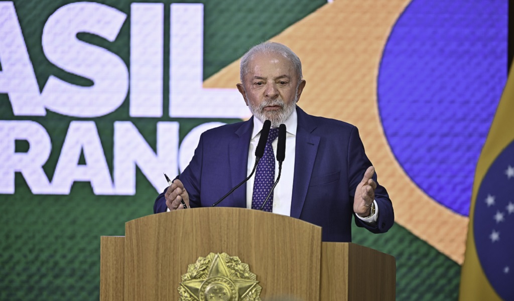 Lula assina MP, anuncia R$ 30 bi em crédito para setores afetados por tarifaço e diz que ‘soberania do Brasil é intocável’