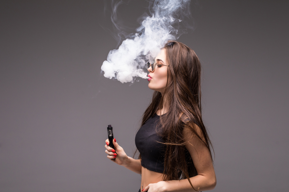 Governo dá 48 horas para redes sociais removerem conteúdos sobre cigarros eletrônicos