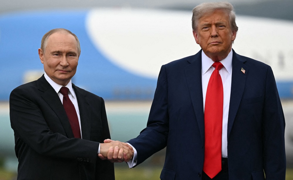Encontro com Trump ‘abriu caminho’ para paz na Ucrânia, diz Putin