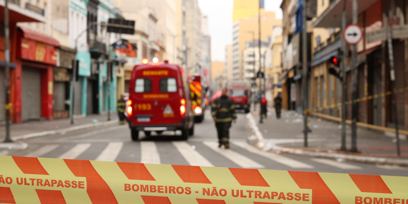 SP: incêndio atinge comunidade em Santos