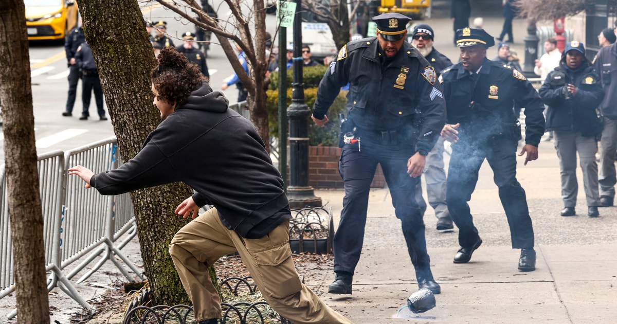 Two people in custody after 'suspicious devices' found outside NYC mayor's official residence