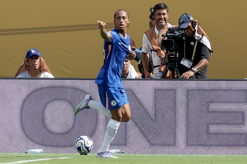 João Pedro, atacante brasileiro, lidera artilharia da Premier League