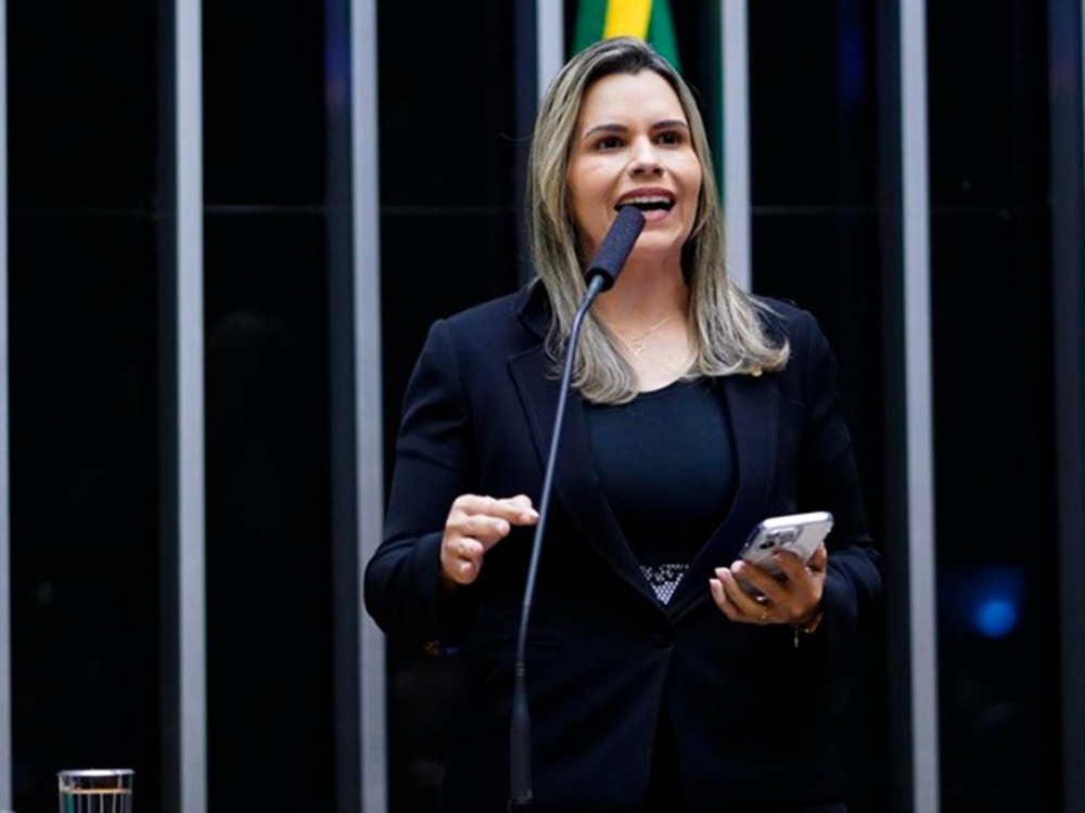 PL cogita deputada mais votada do Nordeste para vice de Flávio Bolsonaro