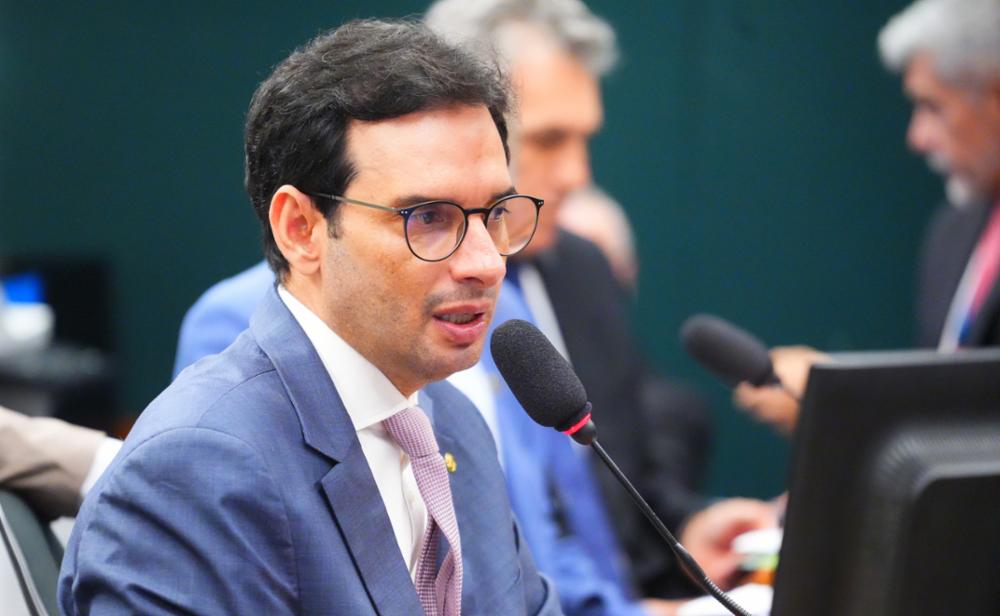 Vamos buscar um ‘ponto de equilíbrio’, diz relator da 6×1
