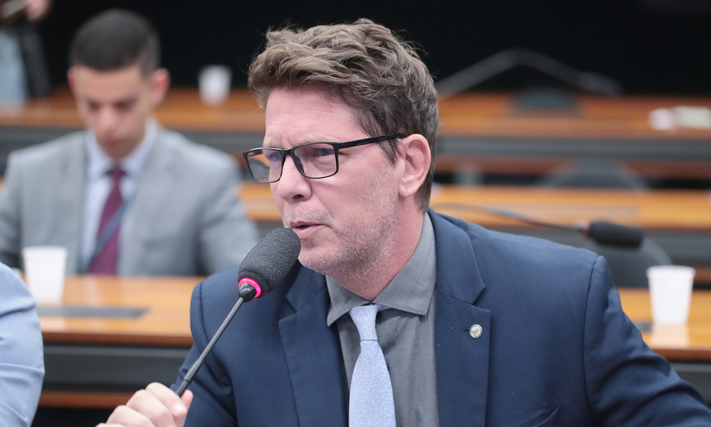 Justiça não encontra Mário Frias para intimá-lo em processo sobre filme de Bolsonaro