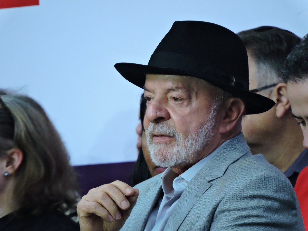 Lula veta anistia a caminhoneiros por bloqueios em 2022 e sanciona nova lei do frete