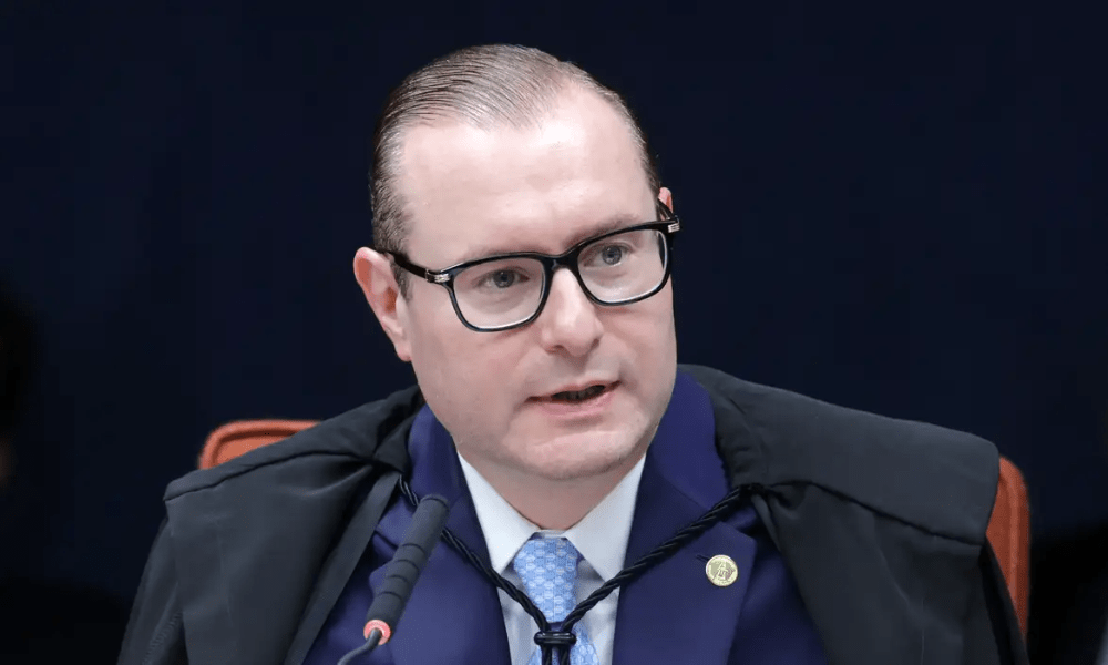 Zanin e Gilmar recebem da PF dados do celular de Daniel Vorcaro