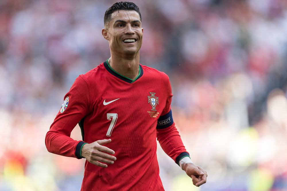 Uefa decide quem fica com a camisa 7 após saída de Cristiano Ronaldo de Portugal