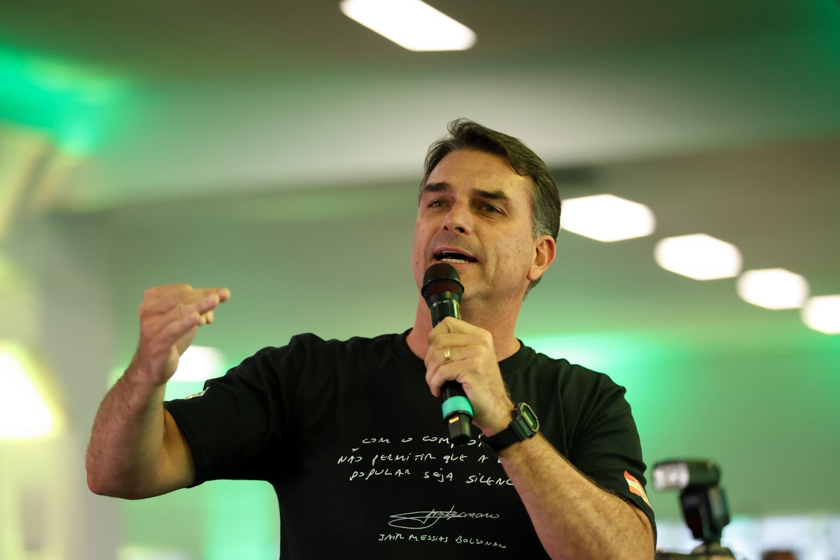 Flávio diz que Congresso está configurado para um presidente como ele