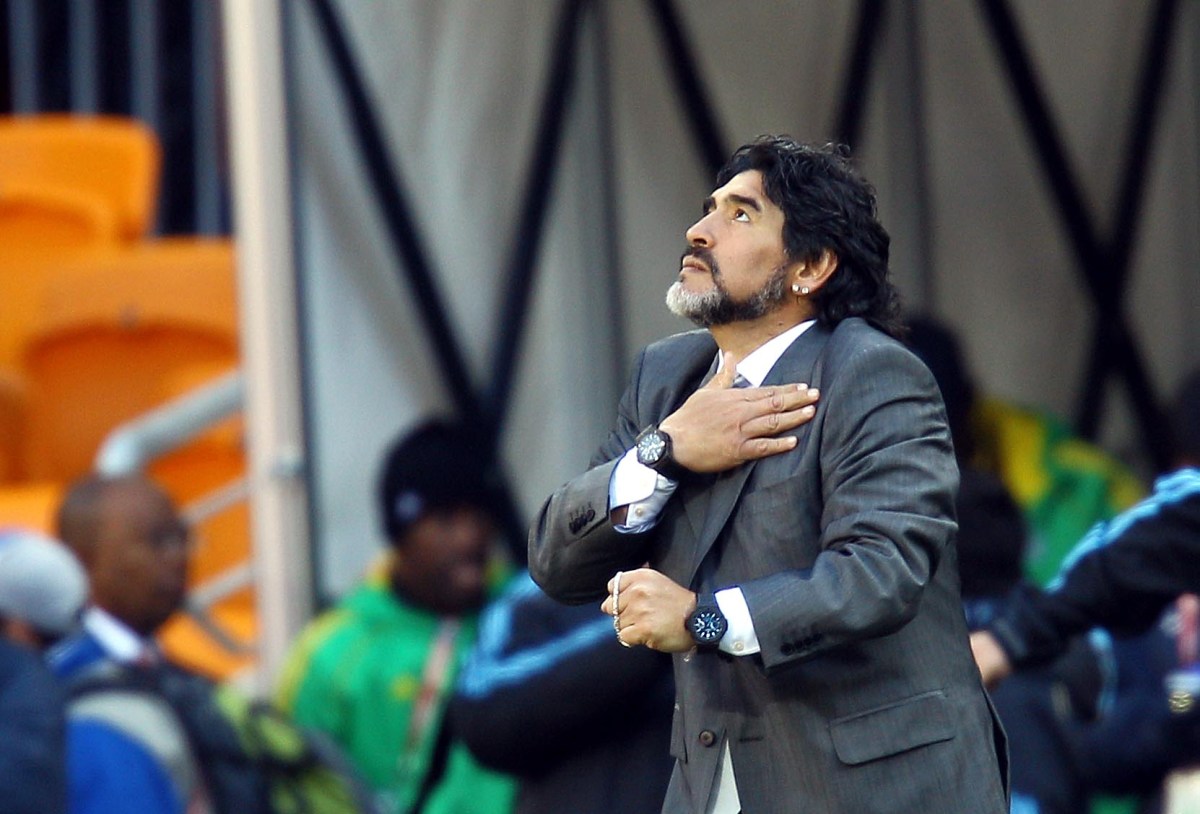 Promotoria pede até 12 anos de prisão para equipe que cuidava de Maradona