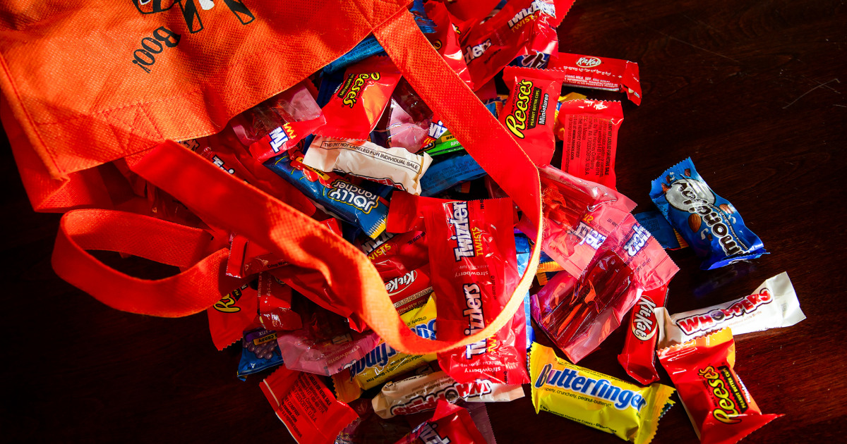 To counteract a spooky economy, America prepares to spend on Halloween candy