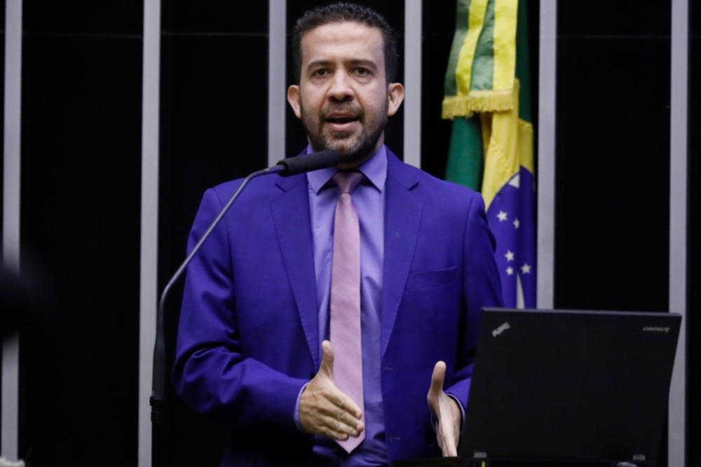 Janones diz que Exército do Lula ‘combate sem mentira’