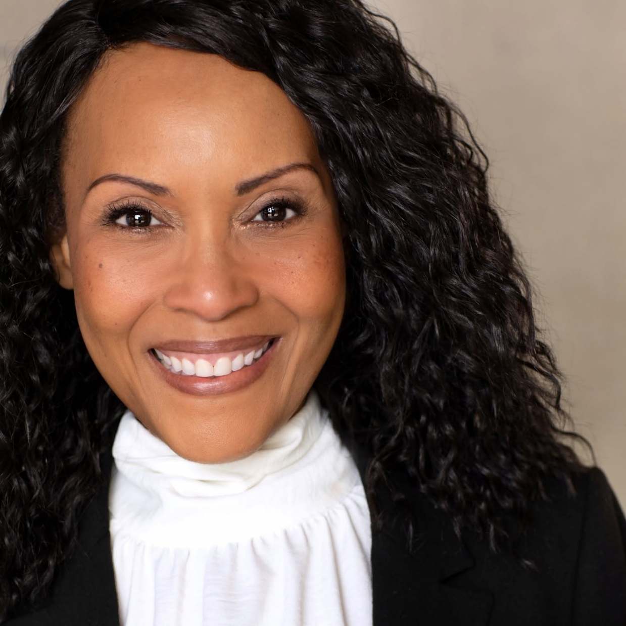 'Black Lightning' And 'Lace' Star Yolanda T. Ross Signs With New Manager